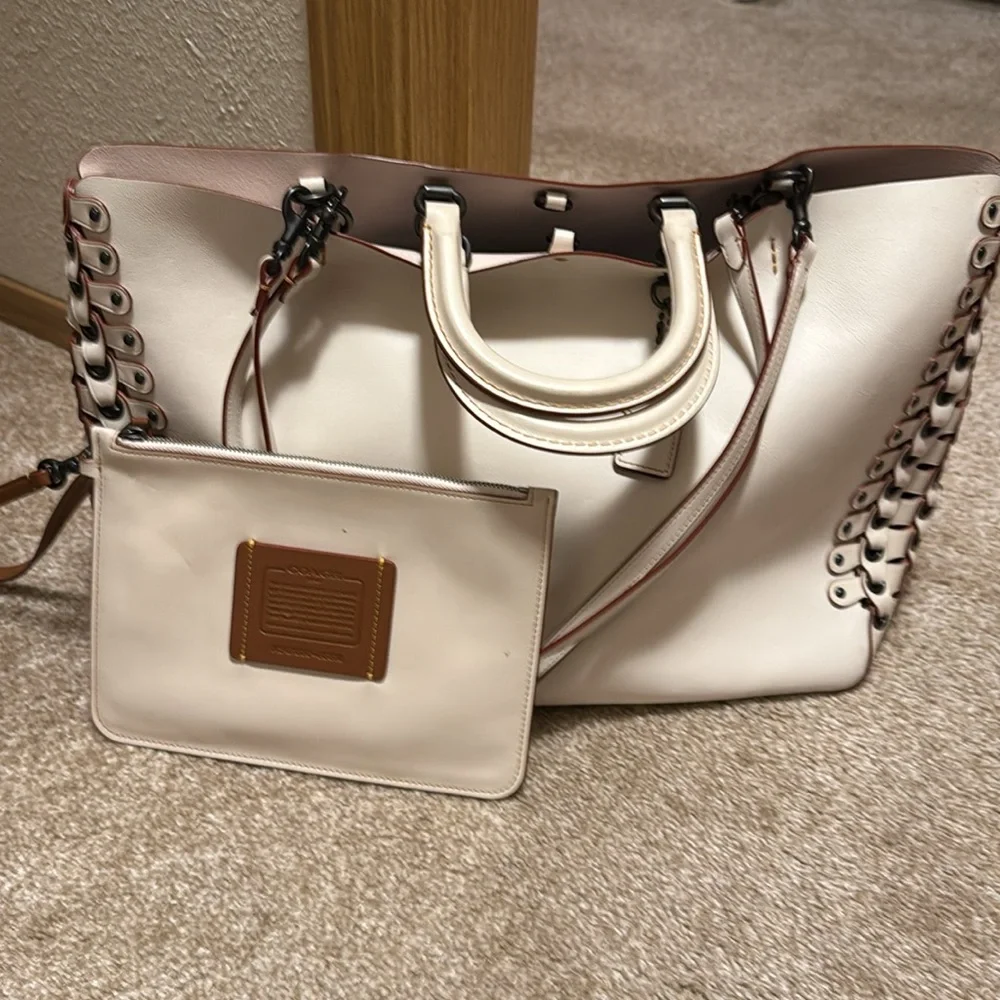 Coach OffWhite Genuine Glovetanned Leather Rogue Tote With Coach Link Detail - Picture 4 of 6